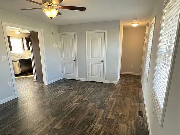 3rd image of 206 Woodridge Dr