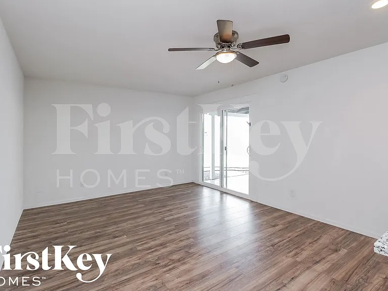 3734 W Sierra St — Photo 6
