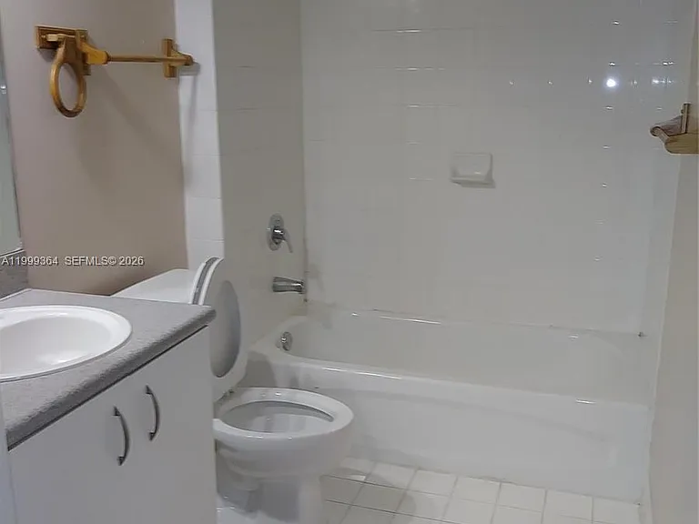 816 NW 11th St #1002 — Photo 11