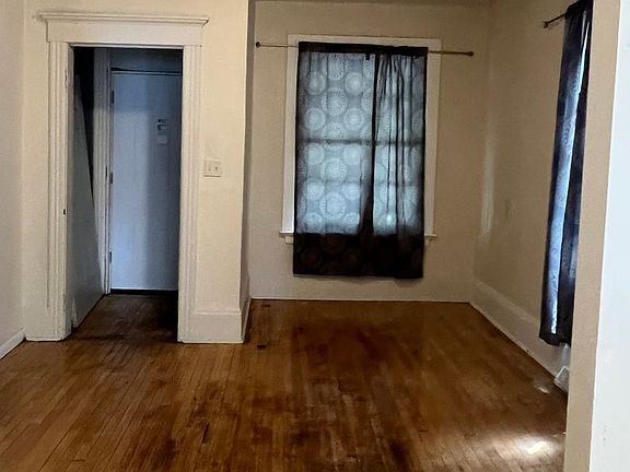 5th image of 3215-3215A N 34th St #3215