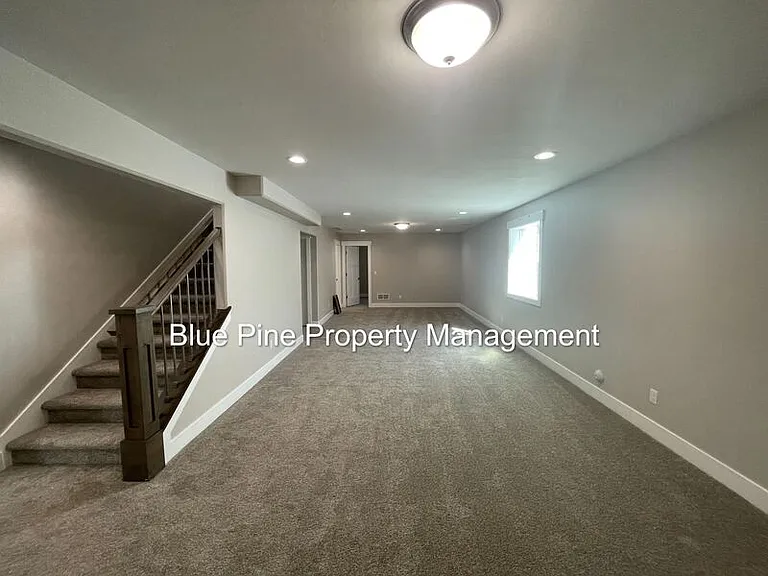 1924 Harrington Cir — Photo 21