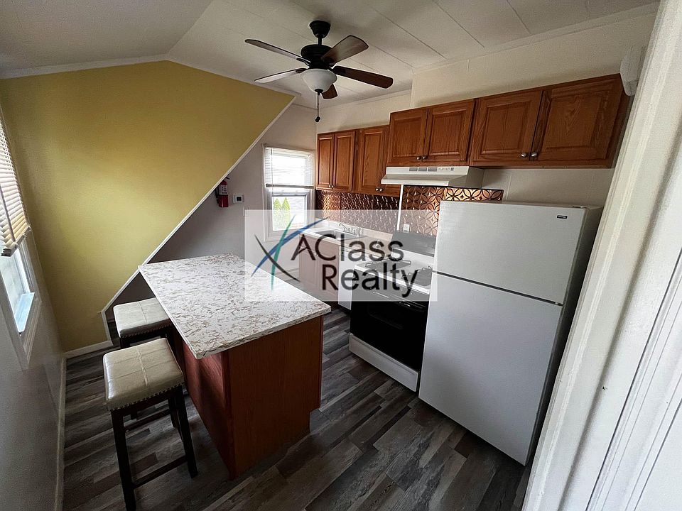 1st image of 614 Covert Ave #B3