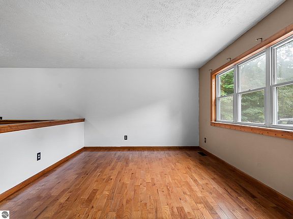 4th image of 4956 W Red Oaks Dr