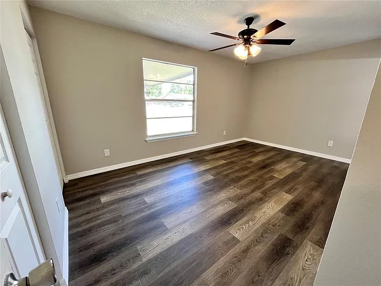 1494 Courtland Blvd — Photo 10