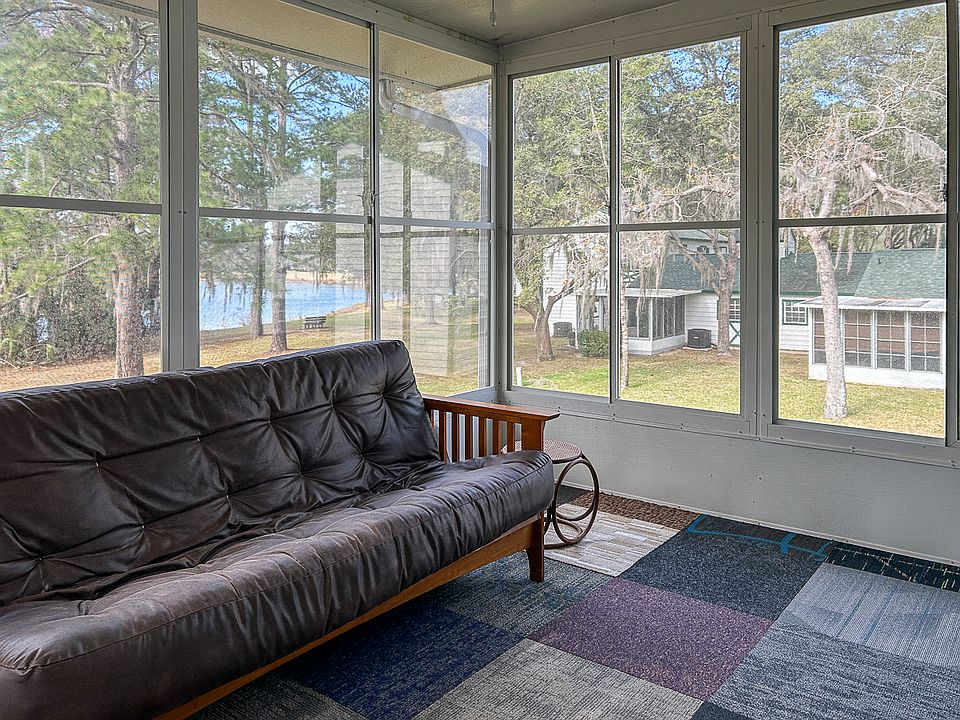 Back porch with view to the lake
