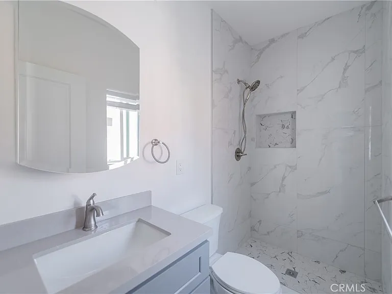 5033 Sultana Ave #B — Photo 19