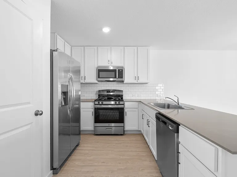 8523 Astral Pl — Photo 4