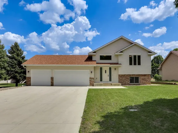 1017 Bluestem Ln, Lester Prairie, MN 55354
