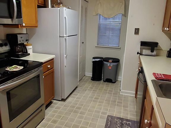 3rd image of 1111 Sandy Lane Dr