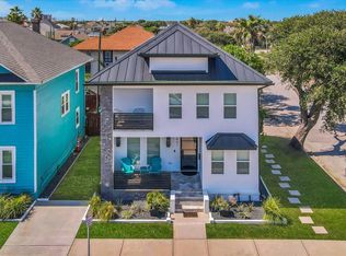 2401 33rd St, Galveston, TX 77550