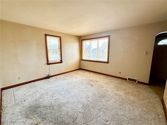2nd image of 323 New York Blvd