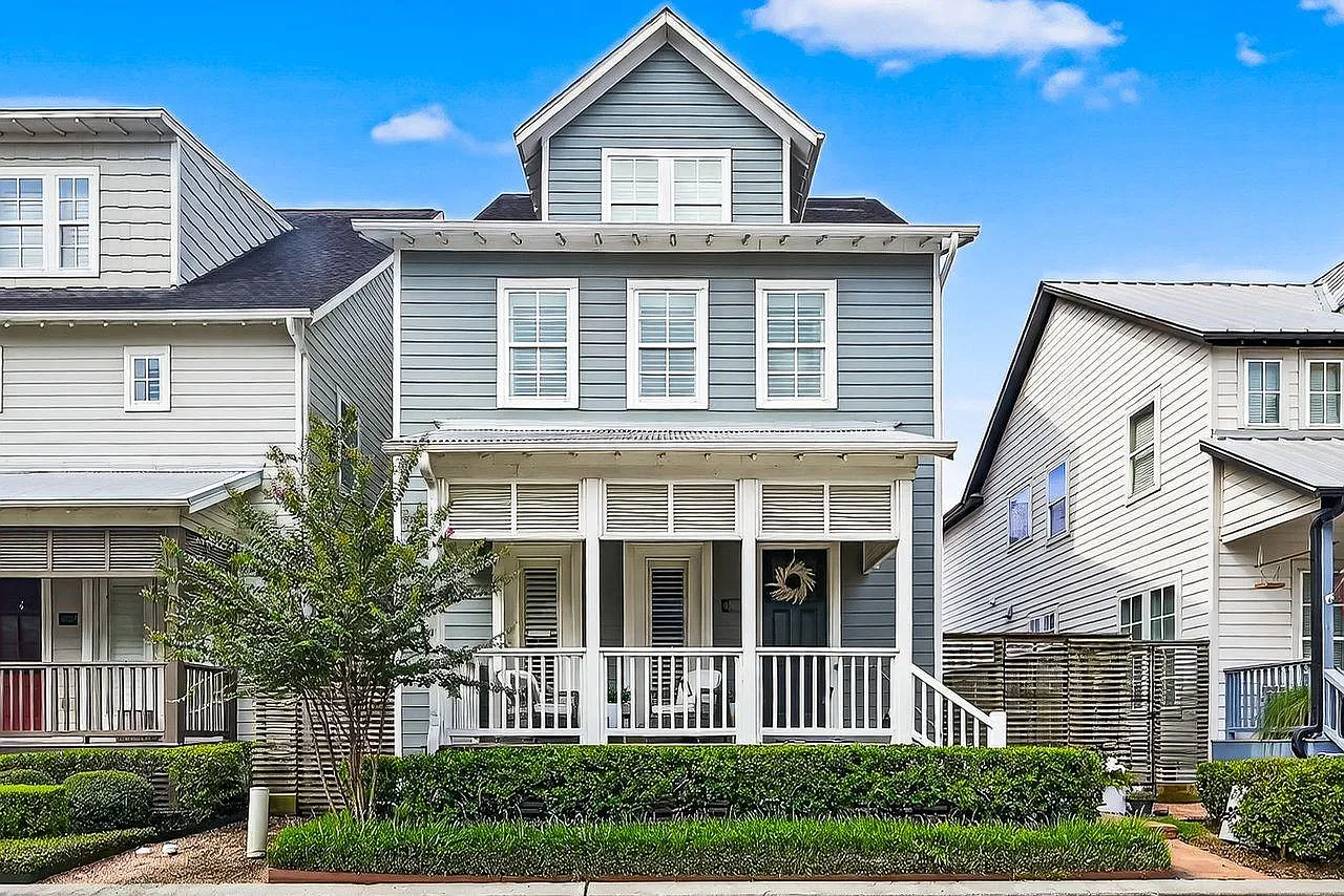 3 bed, 3.5 bath, 3292 sqft, $3,900 — Photo 1