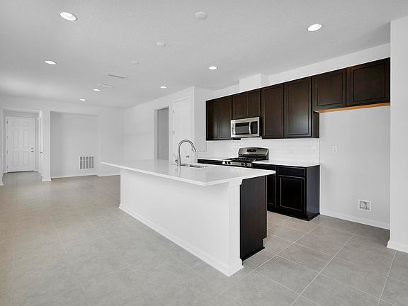 4th image of 3804 Sunberry Ln