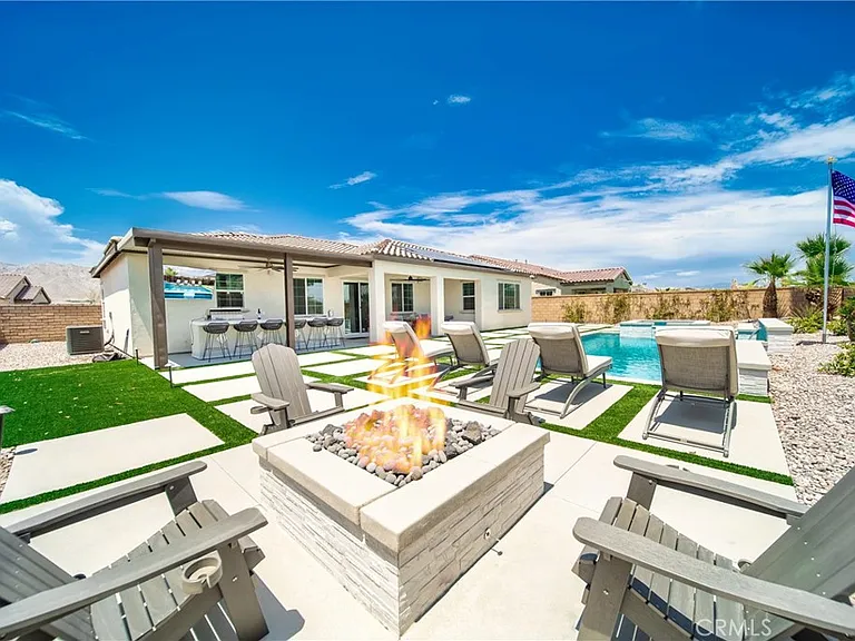 58260 Aragon Way — Photo 43