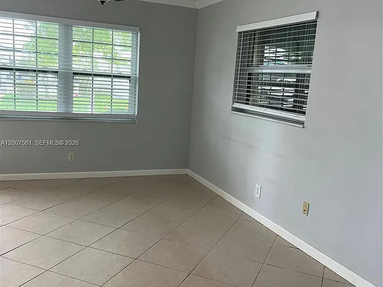 6805 NW 75th St — Photo 32