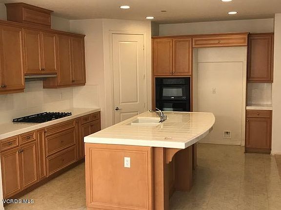 2nd image of 4025 Harbour Island Ln