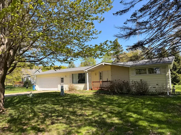 4003 Evergreen Ln, Benton Harbor, MI 49022