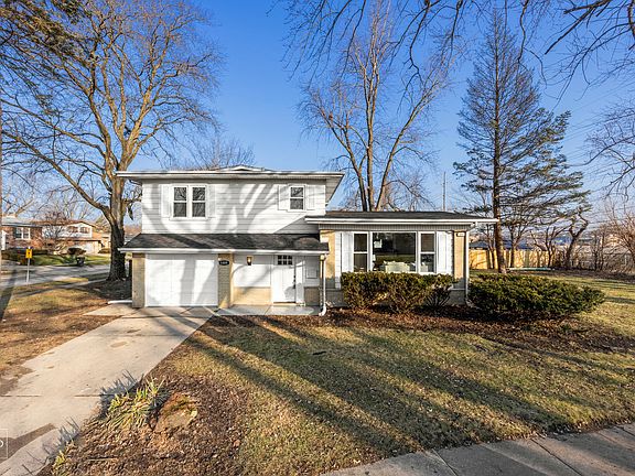 2nd image of 1009 Strieff Ln