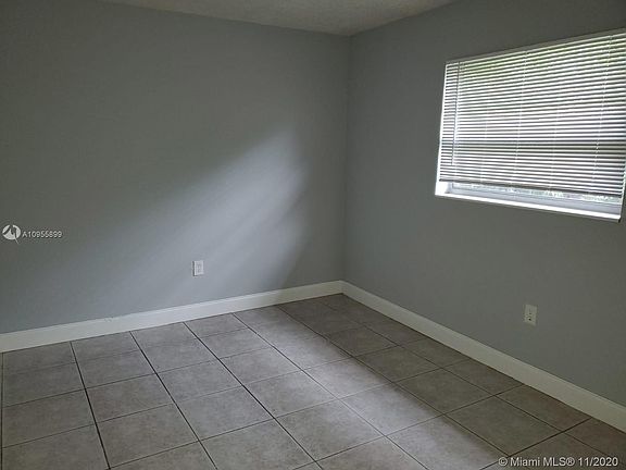 3rd image of 131 NW 77th St APT 11