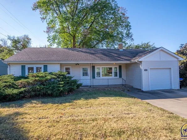 4821 SW 21st St, Topeka, KS 66604