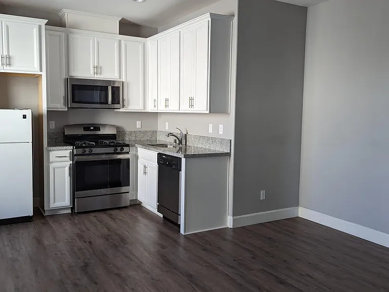 2203 S Dianthus Ct — Photo 7