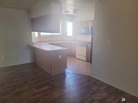 4th image of 11374 E 27th Pl