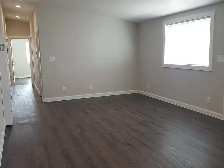 7628 Macarthur Blvd #4 — Photo 4