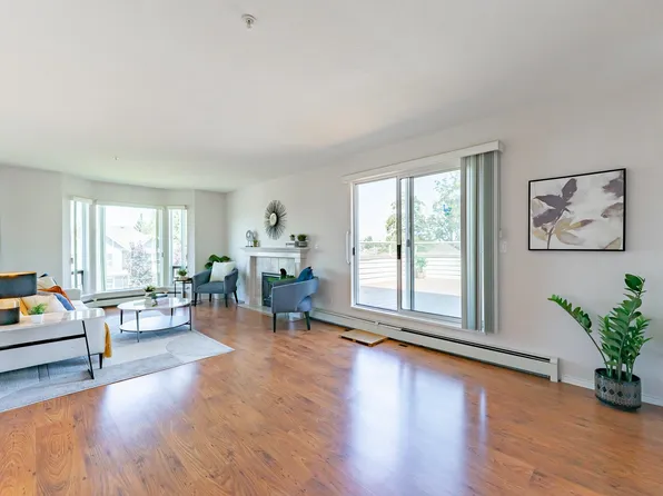 9260 No 2 Rd #303, Richmond, BC V7E 2C8