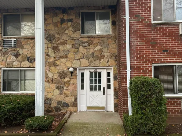 11 Gadsen Pl APT 2G, Staten Island, NY 10314