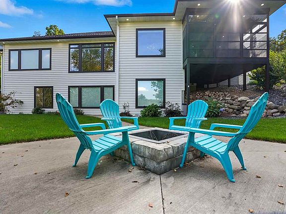 4th image of 2651 Willow Ct NE