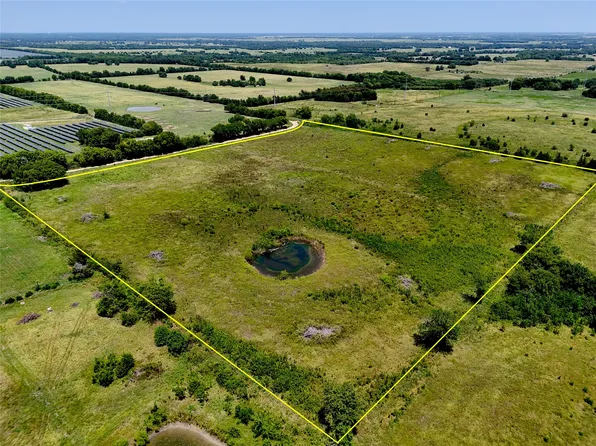 18 S Collegiate Dr, Paris, TX 75460