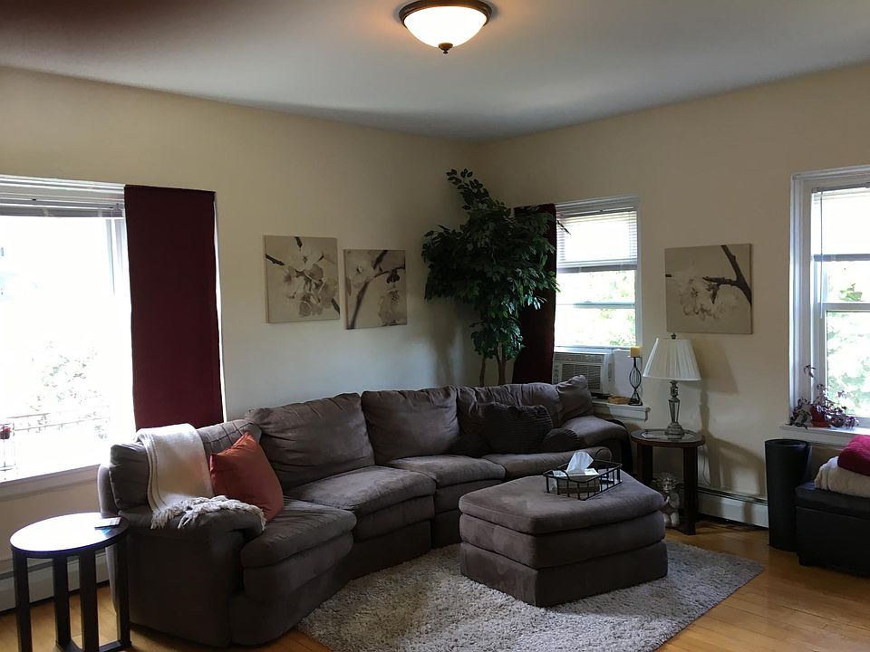 1st image of 102 Summit Ln #102