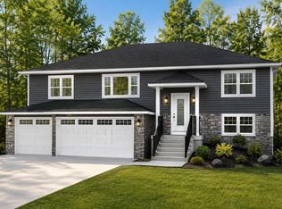 805 Lichte Dr, Mazomanie, WI 53560