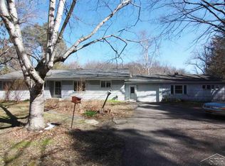 4161 Riverview Dr, Bridgeport, MI 48722
