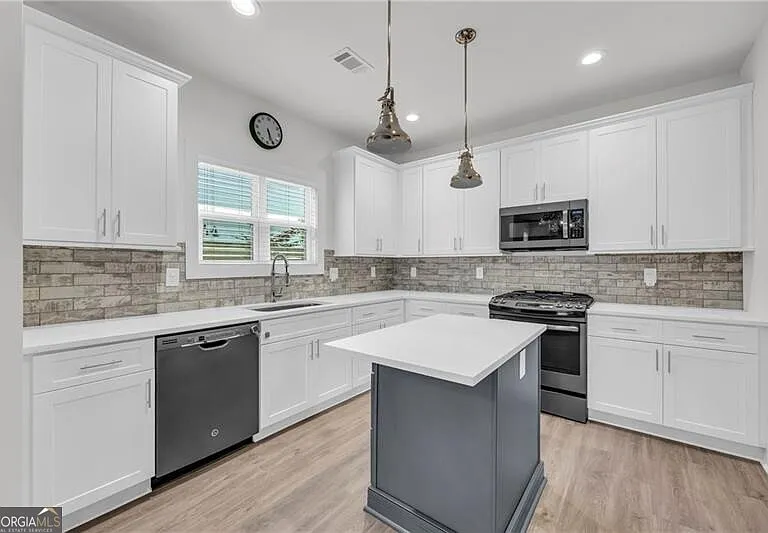 183 Cleveland St SE #B — Photo 8