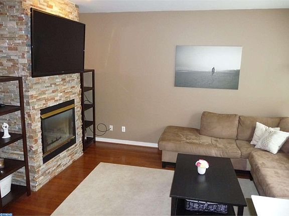 4th image of 815 Bayard Ave