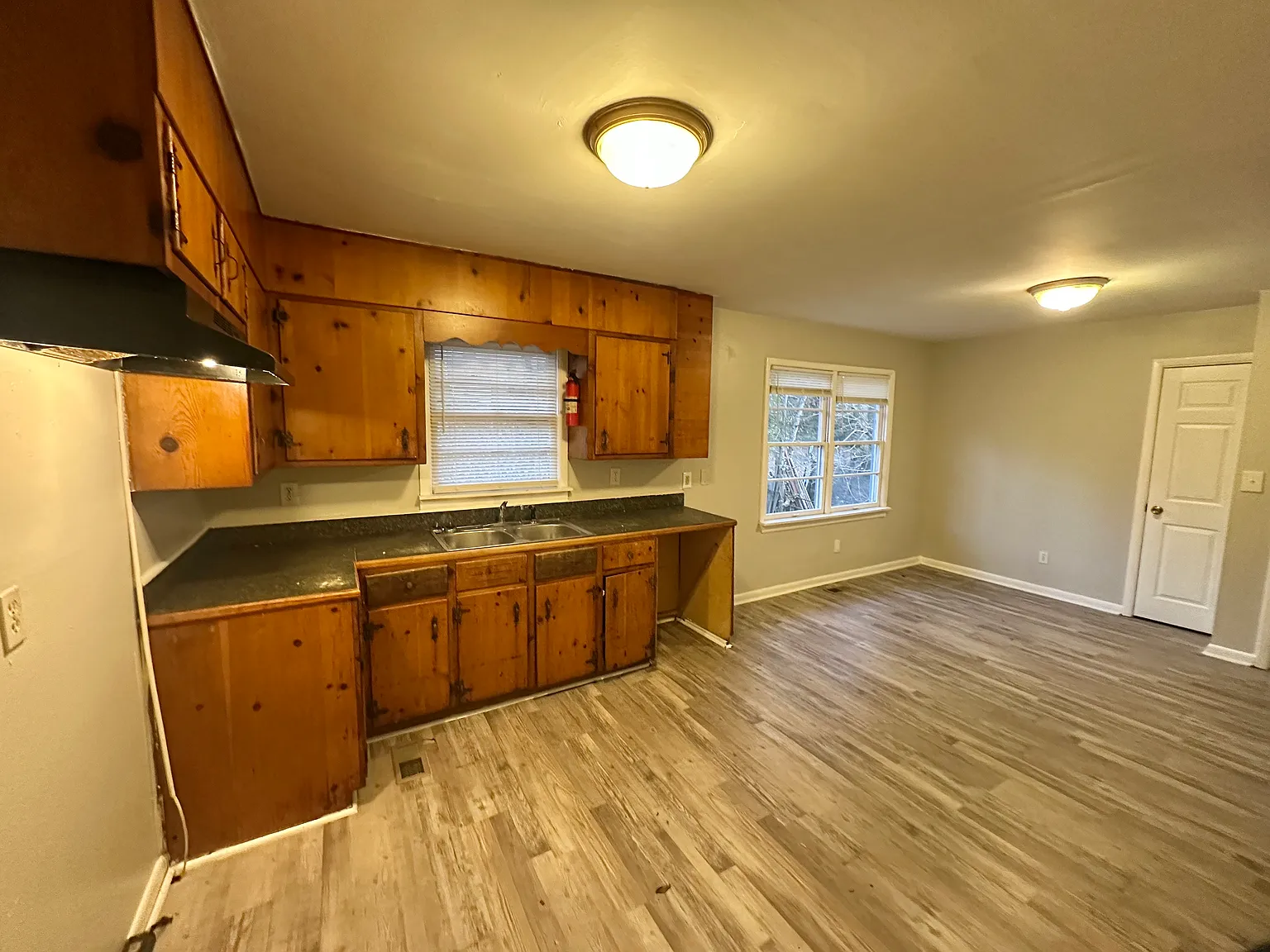 3 bed, 1014 sqft, $900 — Photo 3
