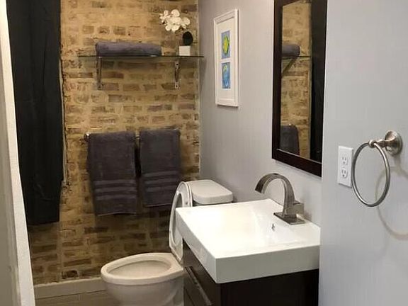 4th image of 1152 N Milwaukee Ave APT 2M