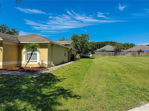 3rd image of 18128 Canal Pointe Dr