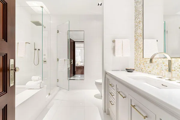 Sold by Modlin Group | media 20