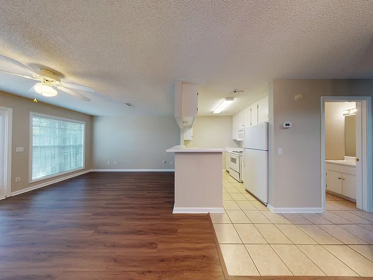 130 Woodmere Dr — Photo 17