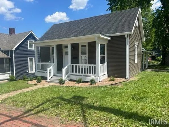 624 S 5th St, Boonville, IN 47601