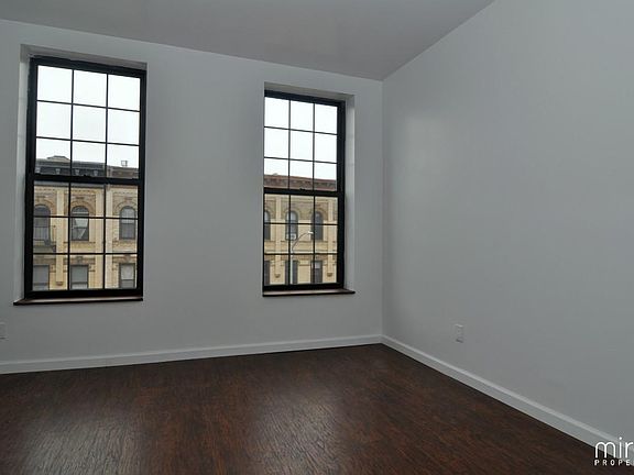 4th image of 52 Irving Ave APT 3R