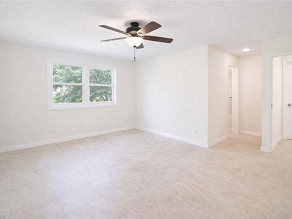 5th image of 4625 Bayshore DR #D1