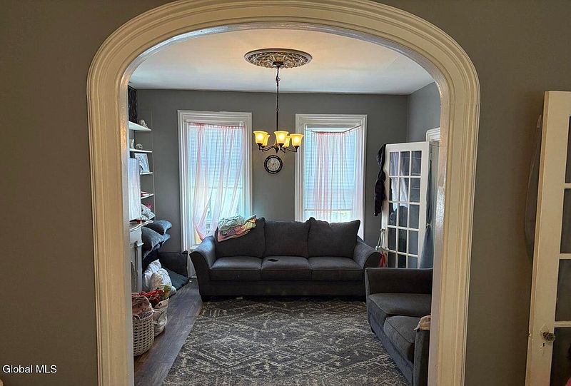 5th image of 668 3rd Avenue