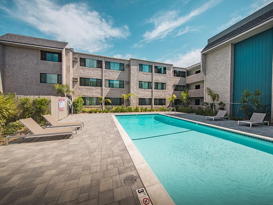1st image of 7317 Haskell Ave APT 211