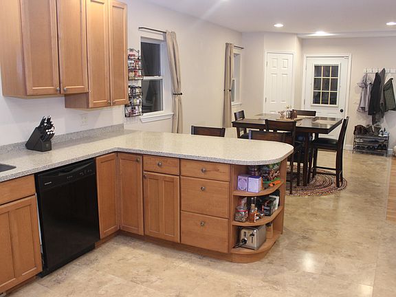 3rd image of 447 E Eliza St