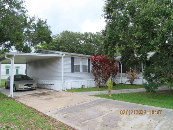 1119 Riverview Dr, Moore Haven, FL 33471