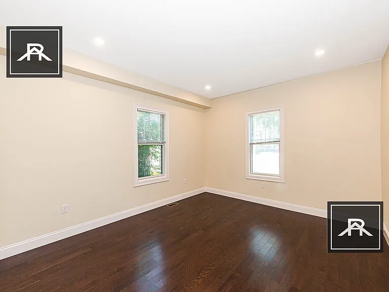 122 Jerome St — Photo 9
