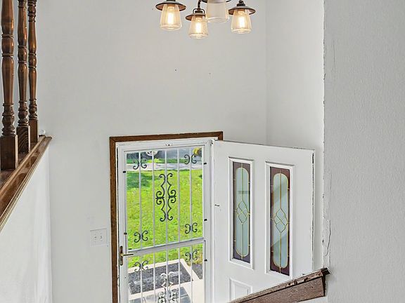 3rd image of 1005 Geil Ave